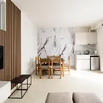 Enjoy Cozy Apartman *
